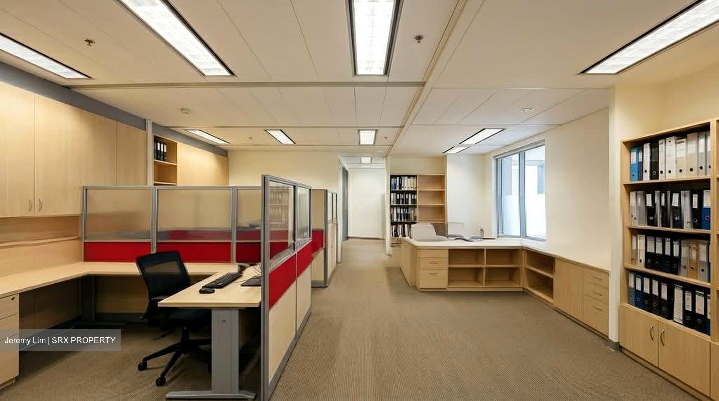 Gateway West (D7), Office #556753301